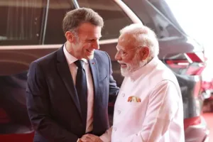  Macron India Visit: फ्रांस के राष्ट्रपति मैक्रों के साथ बैठक के लिए मुंबई पहुंचे PM मोदी, द्विपक्षीय मुद्दों पर करेंगे चर्चा  