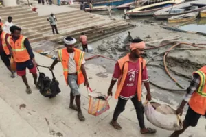  काशी में साफ सफाई पर जीरो टॉलरेंस नीति: नगर आयुक्त ने किया औचक निरीक्षण, दिए सख्त निर्देश 