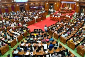 यूपी बजट सत्र : भ्रष्टाचार, डीजीपी नियुक्ति, एनकाउंटर और रोजगार पर विपक्ष ने सरकार को घेरा 