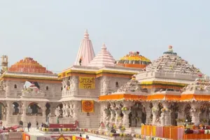 अयोध्या धाम में बिना सत्यापन नहीं लगा सकेंगे दुकान: ठेला-खोमचे समेत पटरी वालों का सत्यापन शुरू, पुलिस-प्रशासन सतर्क