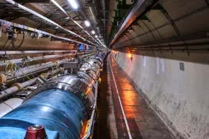  जब कण टकराते हैं, तब खुलते हैं ब्रह्मांड के राज