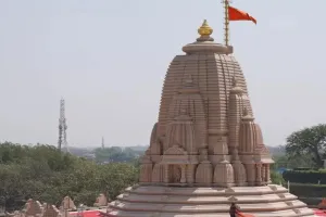  अयोध्या : सूर्य मंदिर पर हुआ ध्वजारोहण, जानिए क्या हैं इसकी खासियत? 