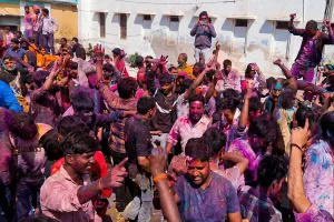 Bareilly : सड़कों पर आस्था और सांस्कृतिक विरासत की दिखी झलक