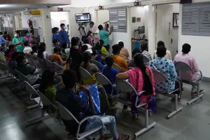 Moradabaad : सुबह-शाम की ठंडक और दिन की गर्मी से बिगड़ रही सेहत, अस्पतालों में बढ़े मरीज