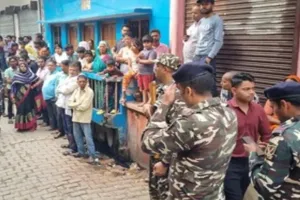 पारिवारिक कलह का खौफनाक अंत : महराजगंज में पत्नी से परेशान पति ने दो बच्चों संग फंदा लगाकर दी जान, इलाके में सनसनी 
