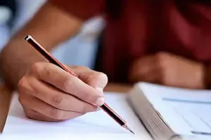 Moradabad: परीक्षा मूल्यांकन में तेजी, समय से पहले पूरा करने की तैयारी