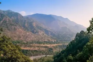 Uttrakhand: मार्च की शुरुआत में ही पारा 30 डिग्री के पास, दोपहर के समय गर्मी का अहसास