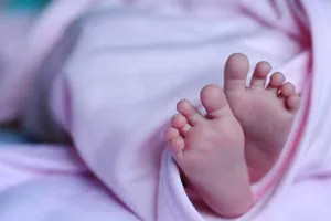 Uttrakhand: जो अस्पताल बना ही नहीं, उसमें हो गया बच्ची का जन्म, फर्जी जन्म प्रमाण जारी कराने का मामला 