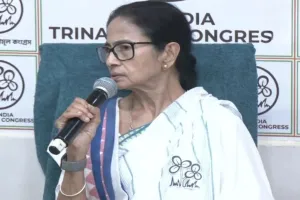 पश्चिम बंगाल चुनाव : चुनावी घोषणा पत्र में TMC की 10 ‘प्रतिज्ञाएं’, महिलाओं-युवाओं-किसानों पर बड़ा फोकस