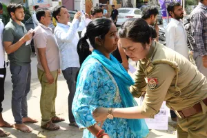 UP SI Exam: लखनऊ के 54 केंद्रों पर दरोगा भर्ती परीक्षा हुई सम्पन्न, आसान सवालों से अभ्यर्थी खुश, दिल्ली जेल से परीक्षा देने आया बंदी... 