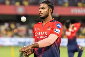 RCB में IPL 2026 में तेज गेंदबाज यश दयाल नहीं आएंगे खेलते... बोले  मो बोबाट- अनुबंध बरकरार