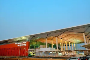 Noida International Airport:  7 करोड़ यात्रियों की भारी क्षमता, जबरदस्त कनेक्टिविटी और नया विकास रनवे, PM मोदी के नाम CM योगी का खास संदेश