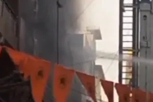 दिल्ली के पालम में इमारत में लगी भीषण आग, 6 लोगों की मौत, दमकल की 30 गाड़ियां राहत में जुटी 