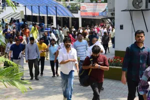 यूपी : लखनऊ और प्रयागराज के 27 केंद्रों पर चल रही यूपी पीसीएस की मुख्य परीक्षा, चप्पे-चप्पे पर पहरा 