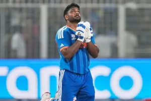 संजू सैमसन ने रचा इतिहास: विराट कोहली का रिकॉर्ड तोड़ा, 97 की धमाकेदार पारी से भारत सेमीफाइनल में पहुंचा