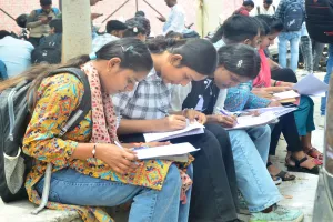 Bareilly : नौकरी की ललक में पहुंचे 32 सौ युवा...1477 के चमके सितारे