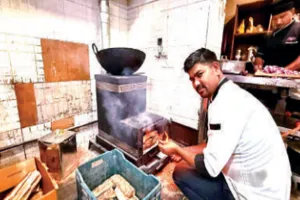 Uttrakhand: लकड़ी के चूल्हे, तंदूर और बुक्खारी पर बन रहा कुमाऊंनी व्यंजन