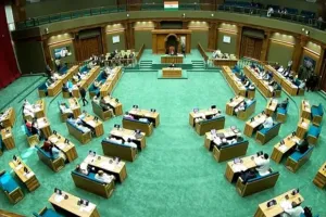 Uttrakhand: सदन में गूंजा एलपीजी मामला...विपक्ष ने किया जोरदार हंगामा