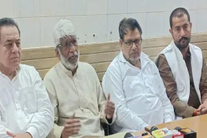 UP: प्रतिमा तोड़ने से शहीदों की आत्मा घायल, निगम अधिकारी सीधे तौर पर दोषी