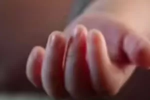 निजी अस्पताल की नर्स पर बड़ी लापरवाही का आरोप:  9 महीने की बच्ची उंगली कटी, मुकदमा दर्ज 