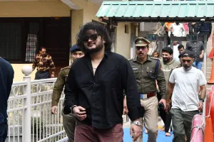 Uttrakhand: कैंची धाम पहुंचे बॉलीवुड गायक विशाल मिश्रा, बाबा का आशीर्वाद लिया