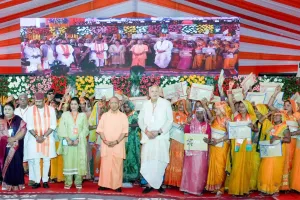  सीएम योगी का बहराइच दौरा : 136 परिवारों को आवास और भूमि की सौगात, अब भरथापुर कहलाएगा 'भरतपुर' 