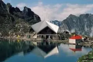 Hemkund Sahib Yatra: 2 3 मई को खुलेंगे हेमकुंड साहिब कपाट, मुख्य सचिव ने की तैयारियों पर चर्चा, मौसम स्थितियों के अनुसार लिया फैसला 