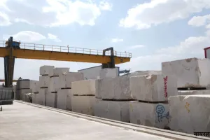 आगरा :  संगमरमर कारोबार पर छाये संकट के बादल, पश्चिम एशिया युद्ध के कारण काम मिलना बंद, एक्सपोर्ट पर रोक 