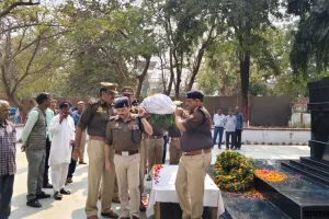  पुलिस लाइन में तैनात ASI की तबीयत बिगड़ी: जिला अस्पताल में इलाज के दौरान मौत, परिवार में कोहराम 