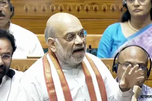 स्पीकर पर अविश्वास प्रस्ताव:  गृहमंत्री अमित शाह के बयान पर लोकसभा में जबरजस्त हंगामा, कहा -नहीं दबाई विपक्ष की आवाज 