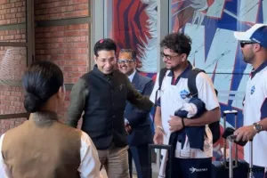  लखनऊ पहुंची दिल्ली की टीम का हुआ शानदार स्वागत,  मुकाबले से पहले इकाना में खिलाड़ियों का अभ्यास