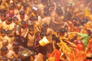 मथुरा में उमड़ा हजारों का सैलाब:  दाऊजी के आंगन में बरसा गोपी-प्रेम, जानिए बलदेव के ऐतिहासिक हुरंगा की खासियत