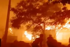  सीतापुर में दर्दनाक हादसा : वज्रपात से गांव में लगी आग, मां-बेटी की मौत, पोती गंभीर