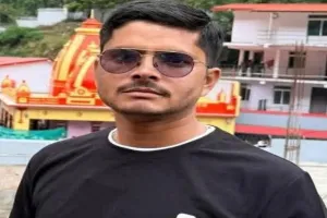 गोंडा : टूटकर गिरा बिजली का हाईटेंशन तार, युवक की दर्दनाक मौत, अधिशासी अभियंता व मुख्य अभियंता के खिलाफ गैर इरादतन हत्या का केस दर्ज