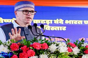 जम्मू-श्रीनगर वंदे भारत सेवा का विस्तार, सीएम अब्दुल्ला ने व्यापार को रफ्तार देने के लिए मांगा 'इनलैंड पोर्ट'