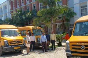 Bareilly : स्कूली वाहनों में मिल रहीं कमियां, नोटिस देकर सुधार के निर्देश
