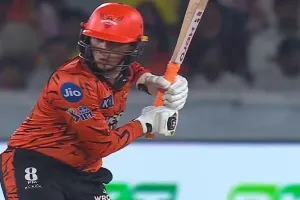 आईपीएल 2026 : अभिषेक शर्मा का पचासा, सनराइजर्स हैदराबाद ने चेन्नई को दिया 194 रनों लक्ष्य