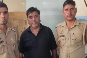 बुलंदशहर से पाकिस्तानी नागिरक अरेस्ट, फर्जी आधार व ड्राइविंग लाइसेंस भी बरामद