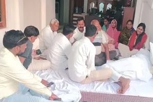 सीतापुर : 17 घंटे बाद समाप्त हुआ कांग्रेस सांसद राठौर का आमरण अनशन, प्रशासन ने मानी गलती, जानें पूरा मामला