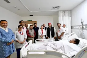 मेदांता पहुंचे अखिलेश यादव : जाना भाजपा विधायक अनुपमा जायसवाल का हाल, पुतला दहन के समय हुईं थीं  घायल