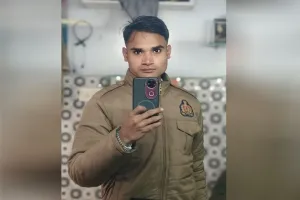 Bareilly: अभद्र पोस्ट पर सलाखों में पहुंचा पुलिस का 'लाड़ला 420'...पुलिस की वर्दी में जमाता था धोंस
