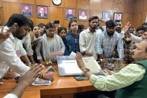 Bareilly : आपत्तिजनक पोस्ट पर बरेली कॉलेज में बवाल, हाथापाई की नौबत, चीफ प्रॉक्टर हटाए