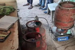 Uttrakhand: गैस रिफिलिंग रैकेट का खुलासा, डिलीवरी सिस्टम पर भी संदेह