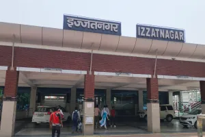 Bareilly: इज्जतनगर रेल मंडल ने भरी उड़ान, राजस्व और यात्रियों में बनाया कीर्तिमान