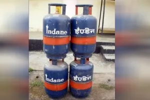 Bareilly: एसडीएम साहब... बेटे का विवाह आशीर्वाद समारोह है, 20 सिलेंडर दिला दीजिए