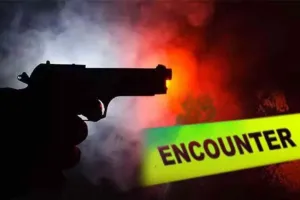 Bareilly: गौमांस तस्करों से पुलिस की मुठभेड़...गौकशी के आरोपी पिता-पुत्र गिरफ्तार, बाप को लगी गोली