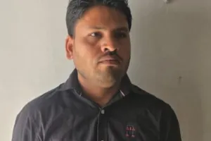 50 हजार का इनामी पशु तस्कर गिरफ्तार, एसटीएफ ने प्रयागराज से दबोचा, भेजा जेल