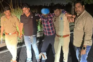 ग्रेटर नोएडा में गौ तस्कर से पुलिस-मुठभेड़, 25 हजार का इनामी गिफ्तार