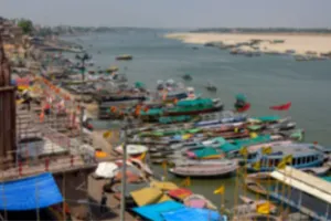 Varanasi News: गंगा में नियम तोड़कर नौका संचालन पर छह नाविकों पर केस, तीन नावें सीज 