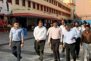 रेल यात्री सुविधाओं और राजस्व वृद्धि पर हुई चर्चा, PCCM ने उत्तर रेलवे के सभी मंडलों के अधिकारियों संग की बैठक
